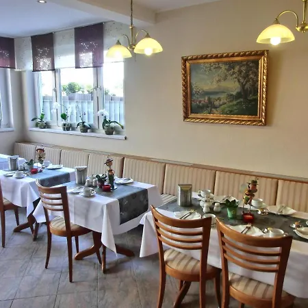 尊姆哈芬酒店 酒店 *