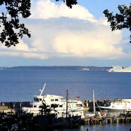 ツム ハーフェン ホテル *