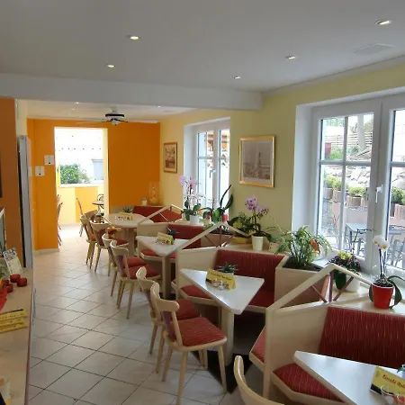 ホテル ツム ハーフェン ザスニッツ