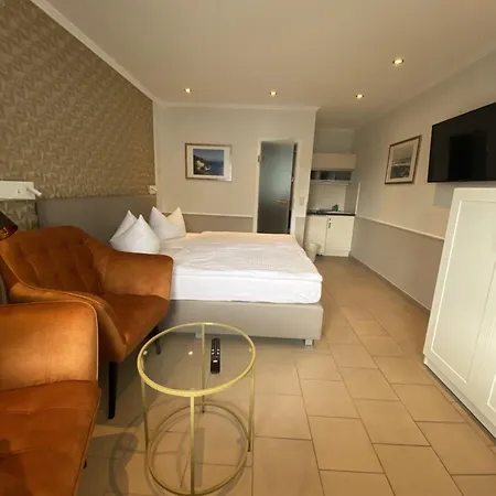 ツム ハーフェン ホテル *