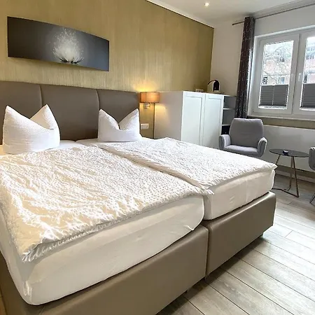 ツム ハーフェン ホテル *