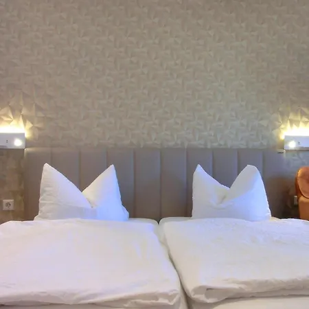 尊姆哈芬酒店 酒店 *