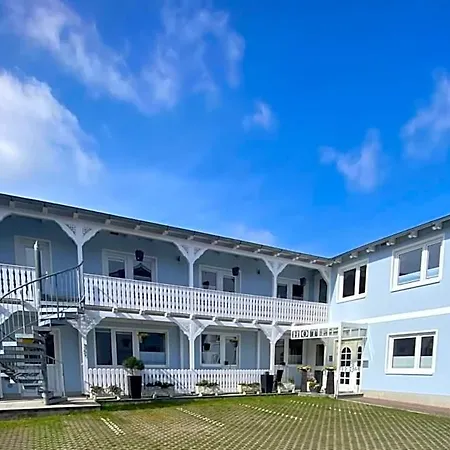 Zum Hafen Hotel *